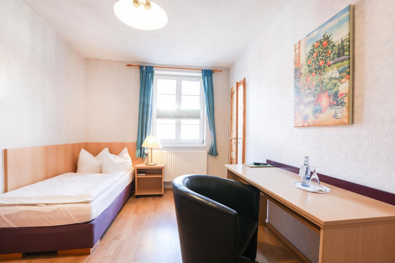 Hotel Buetzower Hof 外观 照片