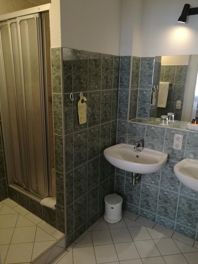 Hotel Buetzower Hof 外观 照片