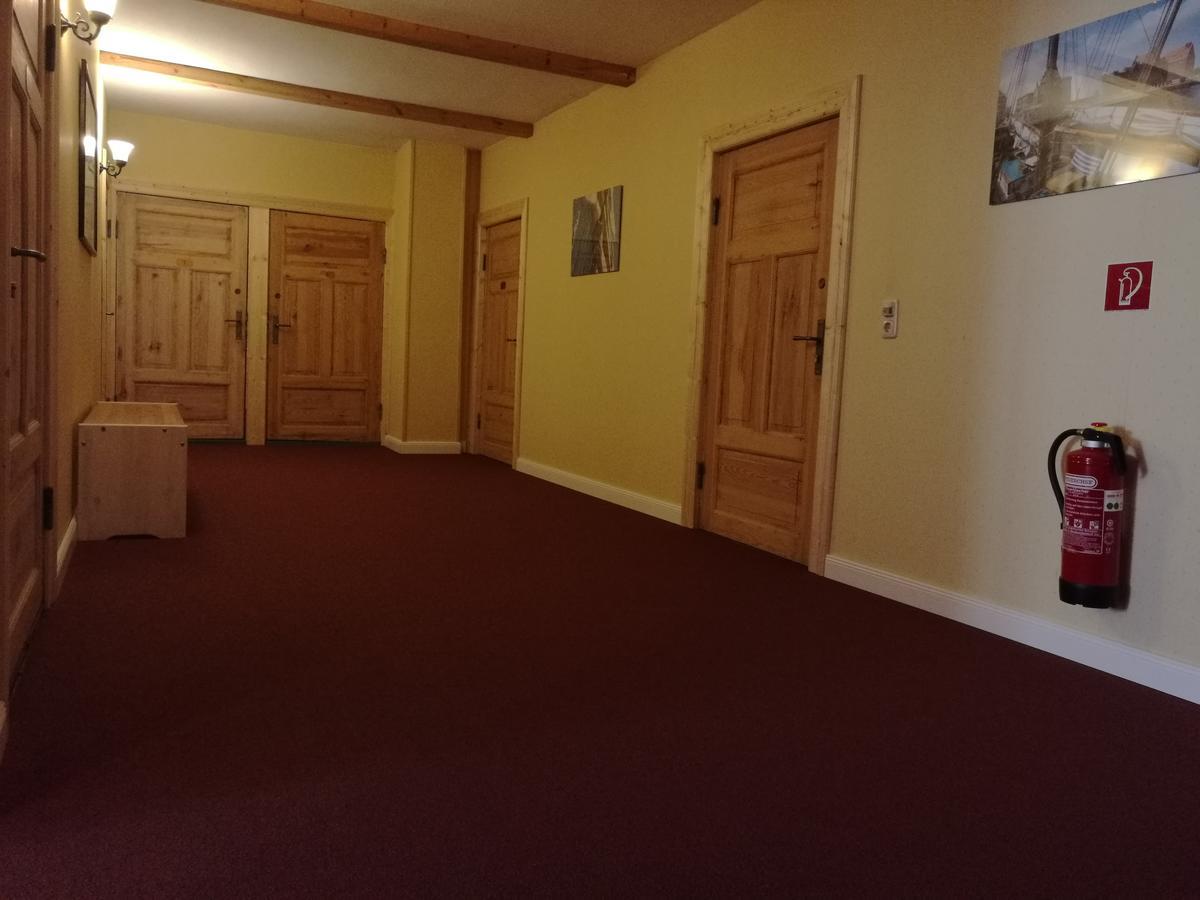 Hotel Buetzower Hof 外观 照片
